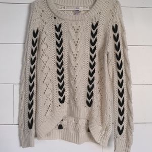 Cream Knit Hi-Lo crew neck sweater with black accents